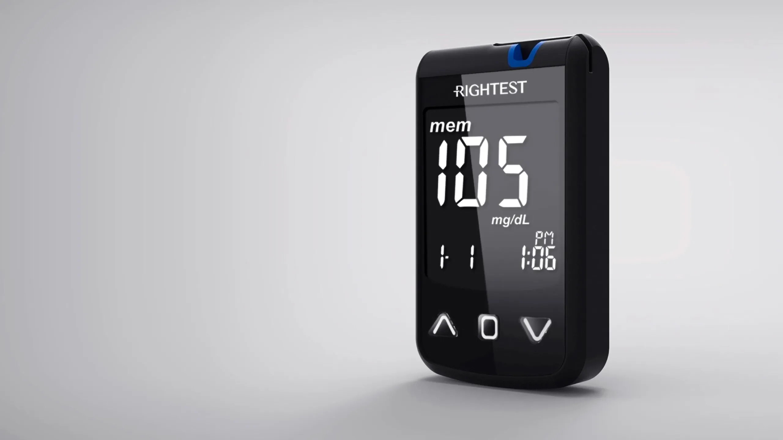 3D-Rendering des schwarzen Rightest Blutzuckermessgeraets mit grossem, gut lesbarem Digitaldisplay und weisser Typografie.